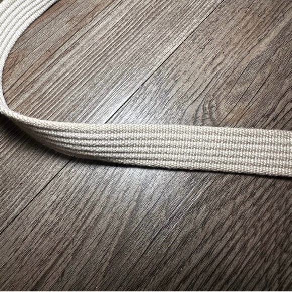 🌻 Coach Brown with Tan Strap Pebbled Leather Crossbody - Picture 8 of 16